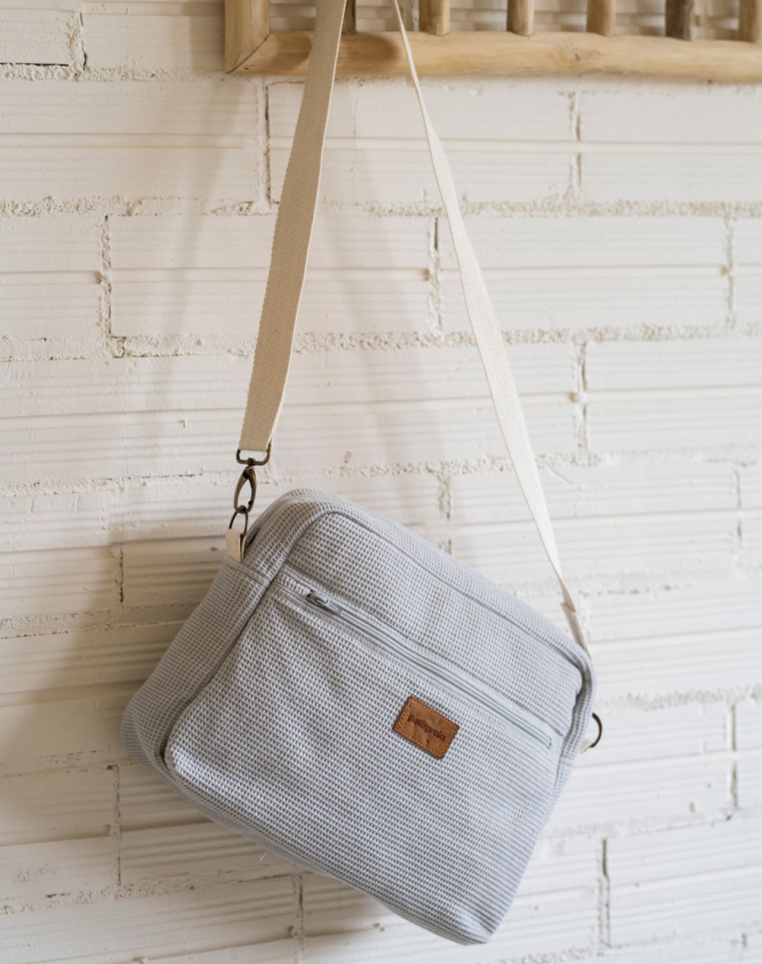 Bolso WALK<br>WAFFLE GRIS
