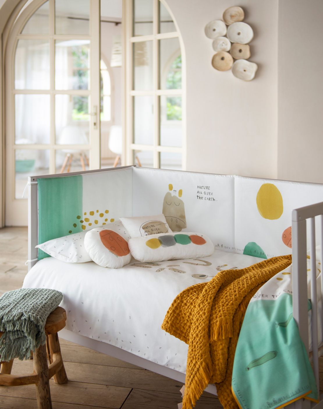 Colcha + protector cuna<br>NATURE