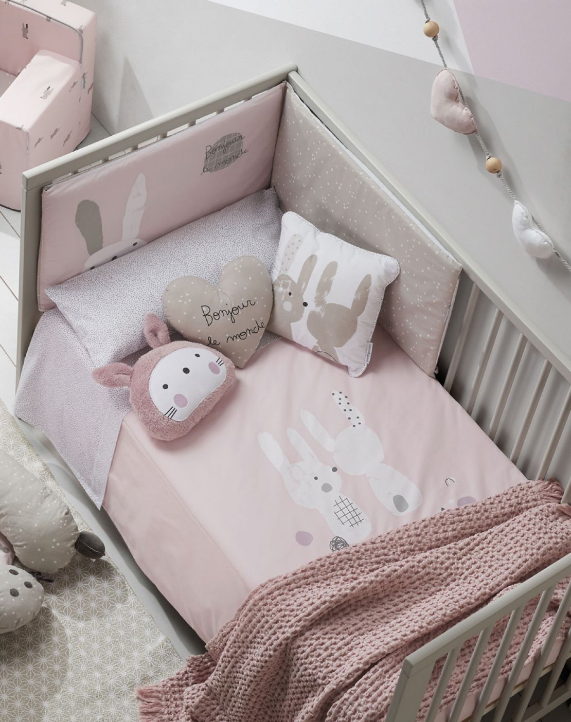 Colcha + protector cuna<br>SNOOPS ROSA