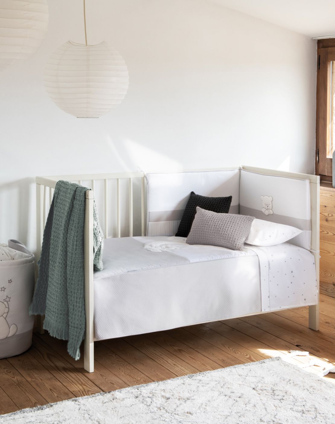 Colcha + protector cuna<br> TEDDY GRIS